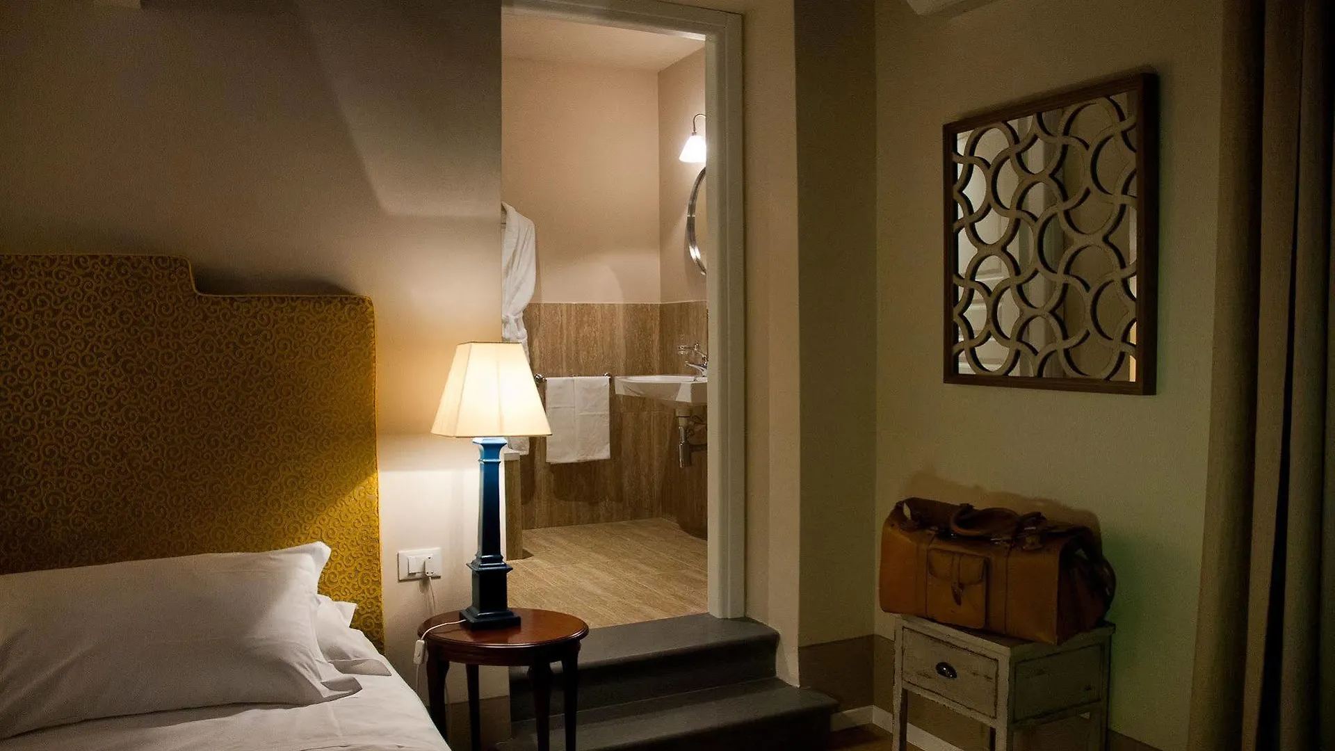 Black 5 Florence Guest house