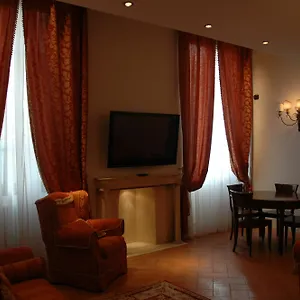 Apartahotel First Of, Florencia